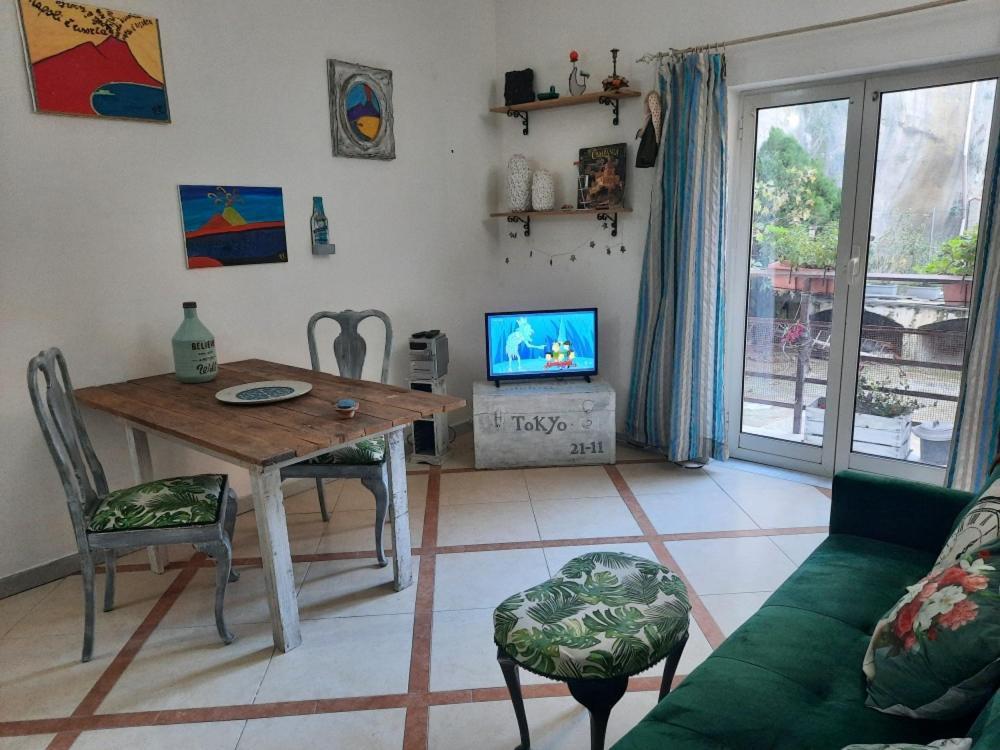 Apartmán La Casa Nella Roccia Neapol Exteriér fotografie